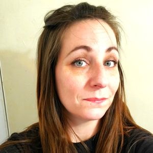 Meet your Posher, Emmanuelle